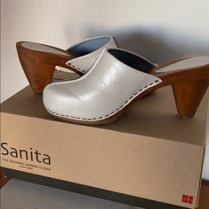 Sanita clogs